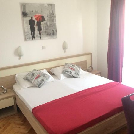 Apartmani Adriatic Ana Novalja Exterior foto
