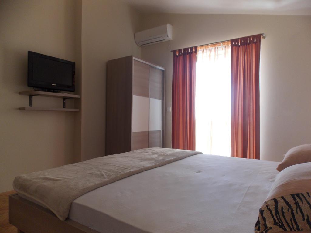 Apartmani Adriatic Ana Novalja Exterior foto