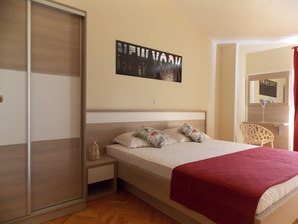 Apartmani Adriatic Ana Novalja Exterior foto