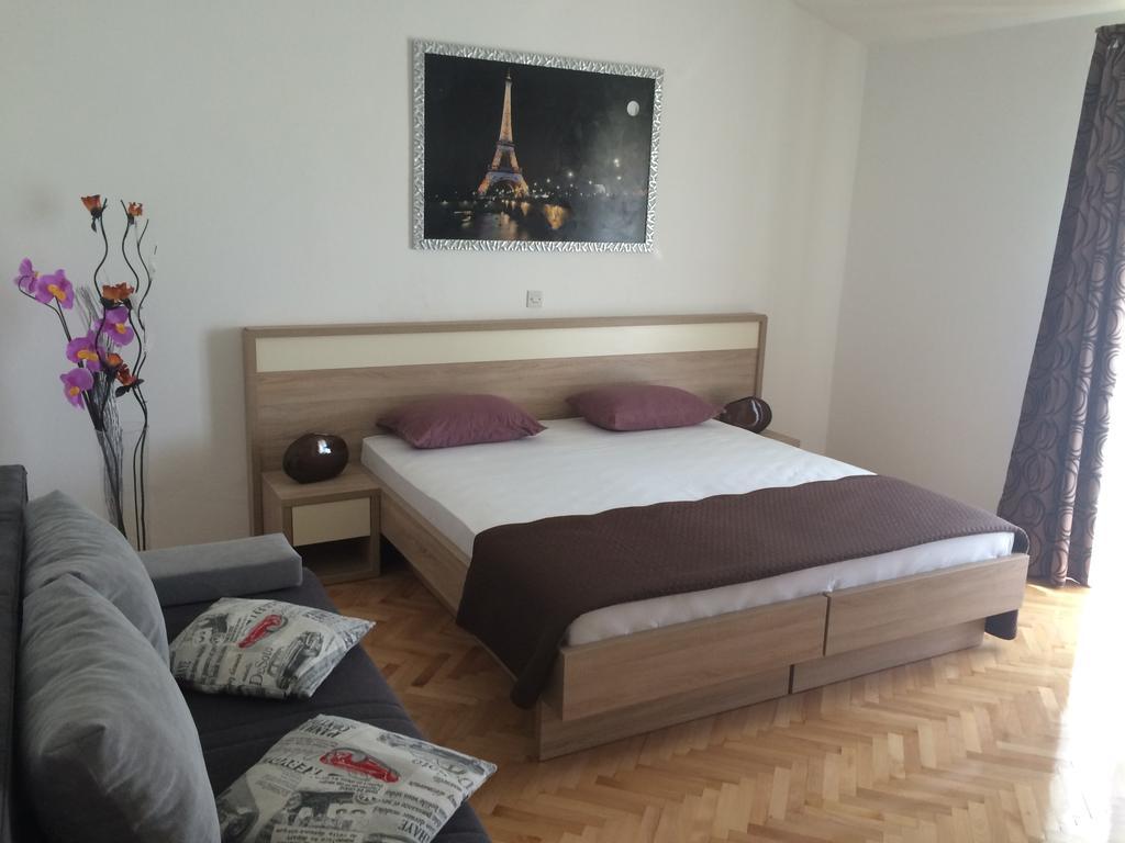 Apartmani Adriatic Ana Novalja Exterior foto