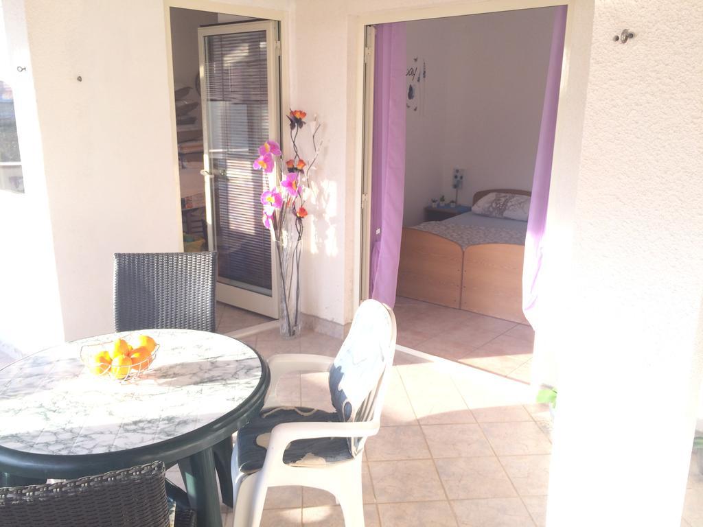 Apartmani Adriatic Ana Novalja Exterior foto