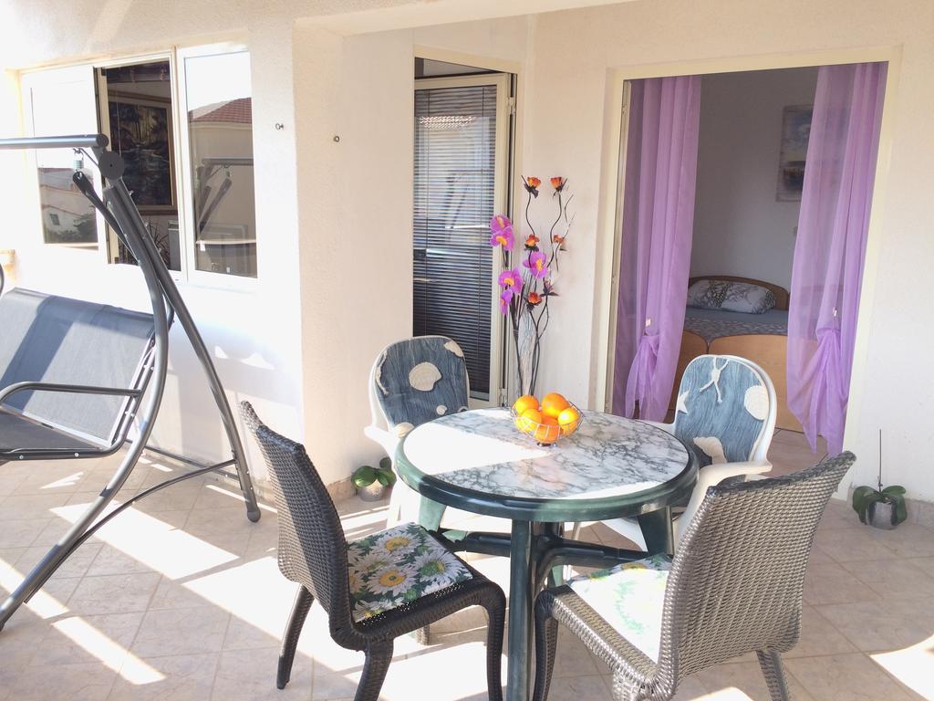 Apartmani Adriatic Ana Novalja Exterior foto