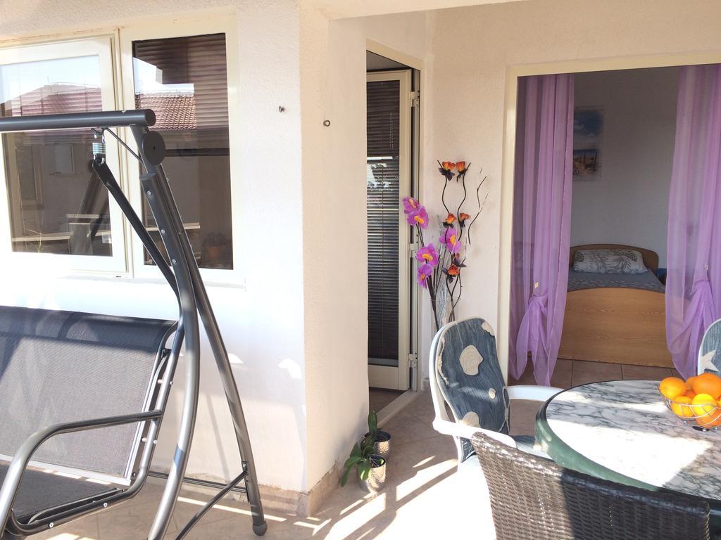Apartmani Adriatic Ana Novalja Exterior foto