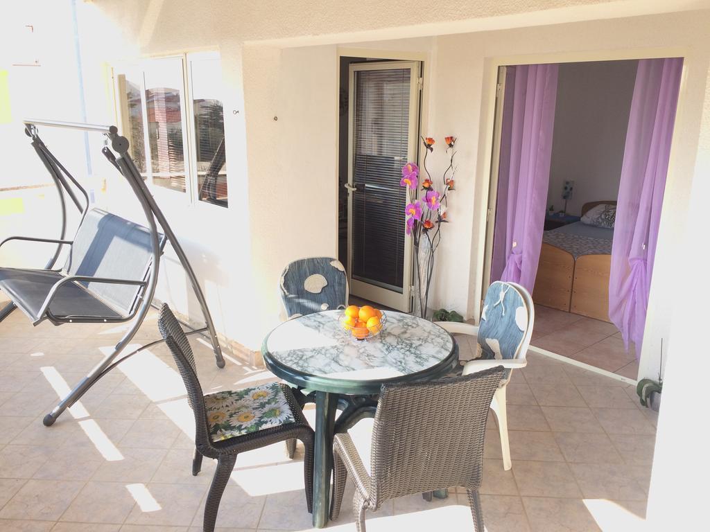 Apartmani Adriatic Ana Novalja Exterior foto